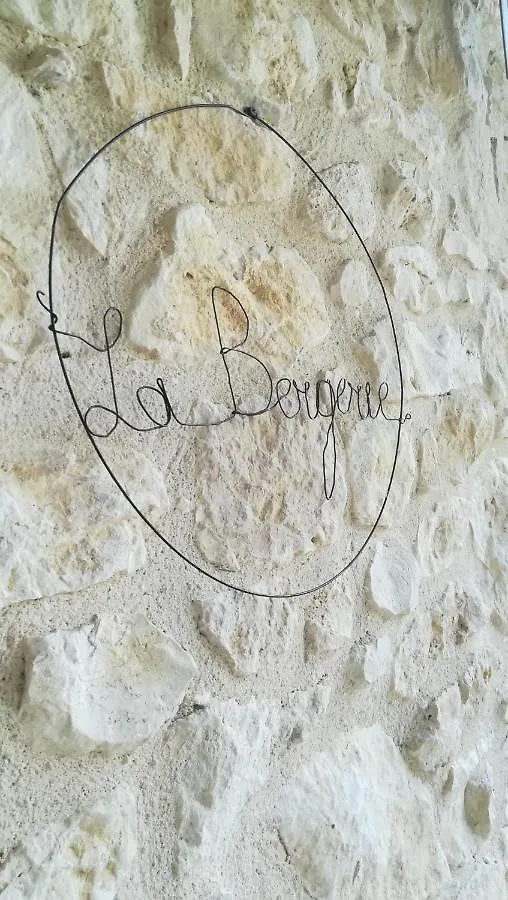 Le Mas Des Papillons Chambre D'Hotes B&B Fargues